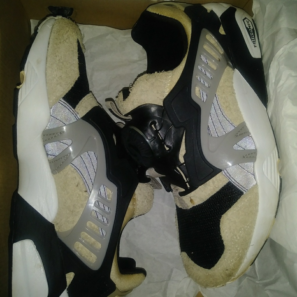 Genuine leather Puma sneakers